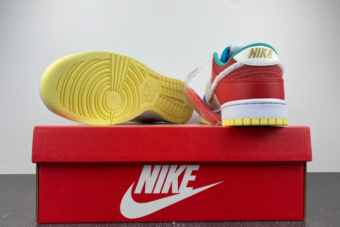 （NIKE）Dunk SB low  FD4203-111
