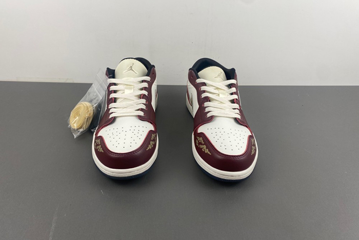 Travis Scott x Air Jordan 1 FJ5735-100