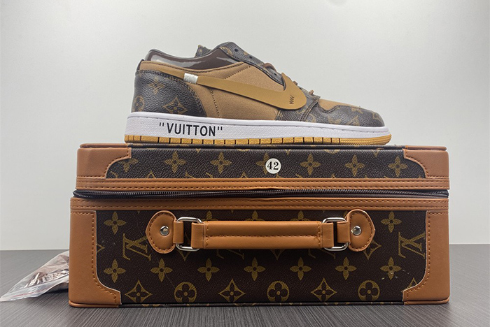 OFF-WHITE x Air Jordan 1 LV 554724-555