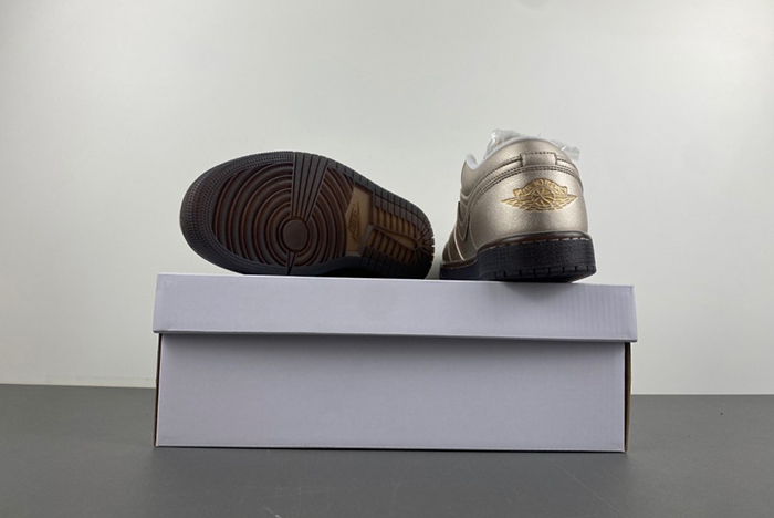 Air Jordan 1 Low  HQ3529-099