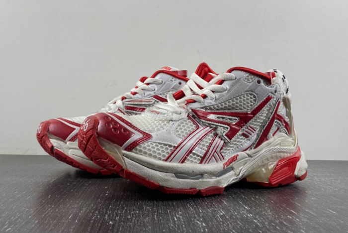 7.0 Balenciaga/ 677402-W3RB2-9060