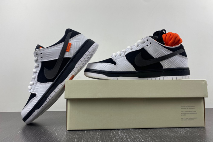 TIGHTBOOTH x Nike SB Dunk Low  FD2629-100