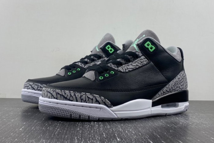 Air Jordan 3 “Green Glow” CT8532-031