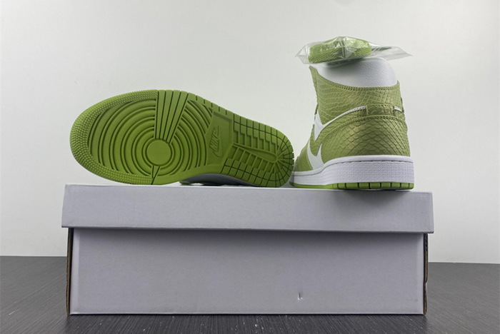 AIR JORDAN 1 MID SE DV2959-113