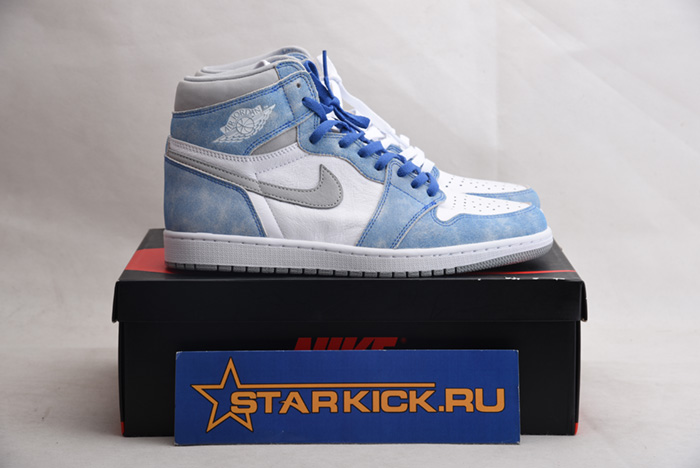 Air Jordan 1 High OG “Hyper Royal” 555088-402