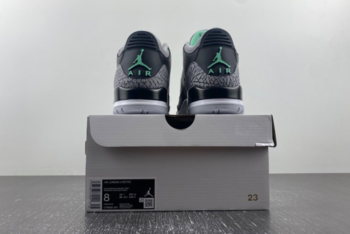 Air Jordan 3 “Green Glow” CT8532-031