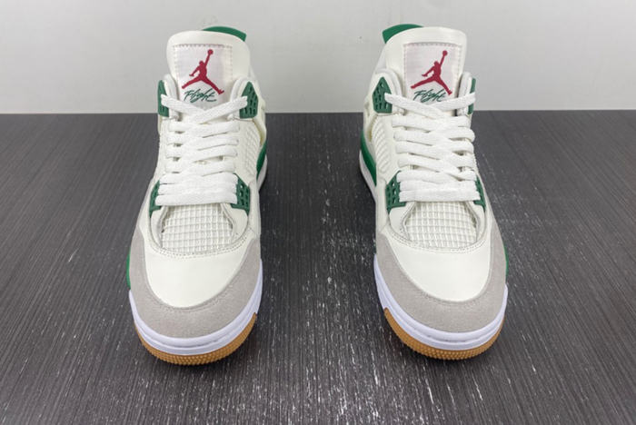 Nike SB x Air Jordan 4 ‘Pine Green’ DR5415-103