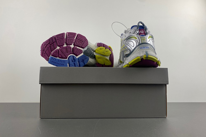 7.5Balenciaga/ 772774-W3RNY-0328