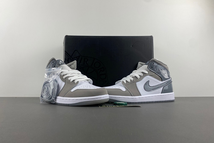 Air Jordan 1 Mid SE HF3216-100
