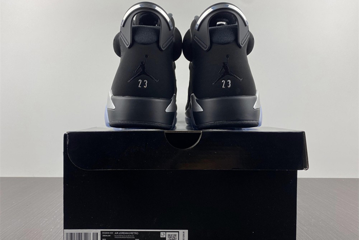 Air Jordan 6 “Metallic Silver”  DX2836-001