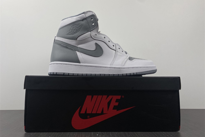 Air Jordan 1 High OG ‘Stealth  555088-037