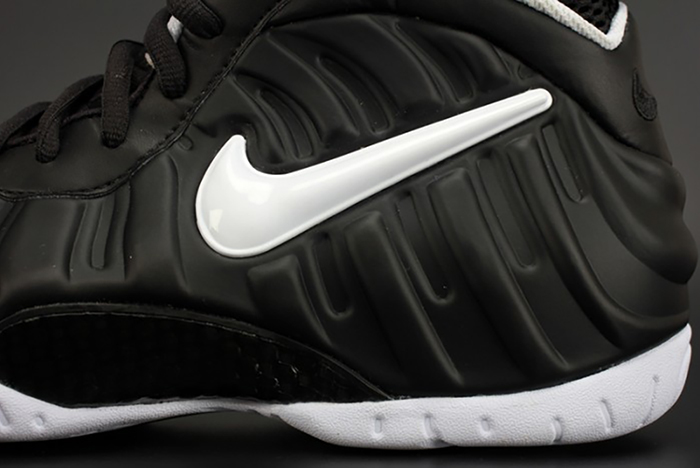 Nike Air Foamposite Pro "Dr. Doom" Black/White 624041-006