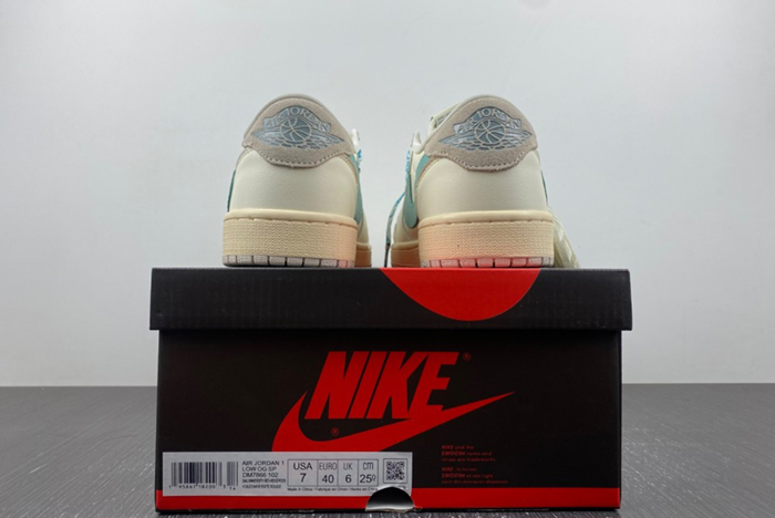 Travis Scott x Air Jordan 1 Low  DM7866 102