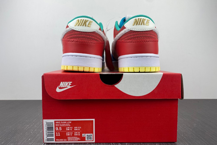 （NIKE）Dunk SB low  FD4203-111