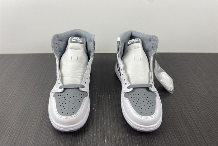 Air Jordan 1 High OG ‘Stealth  555088-037