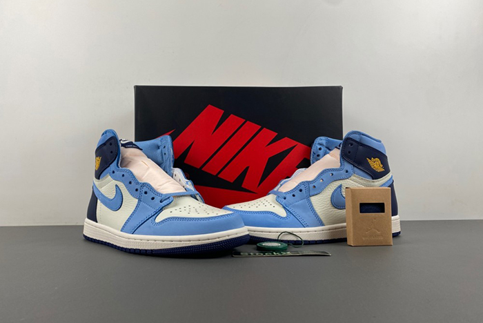 Air Jordan 1 High OG“First in Flight”  FD2596-400