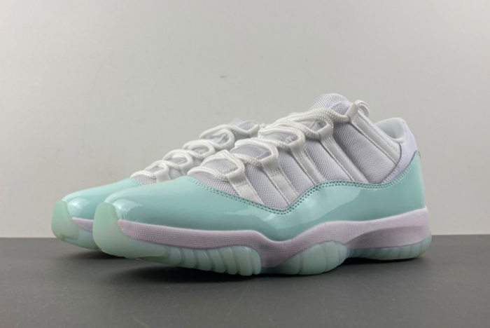Air Jordan 11 Low “Igloo” AH7860-103