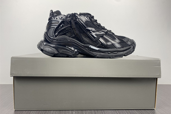 7.0 BALENCIAGA -Runner