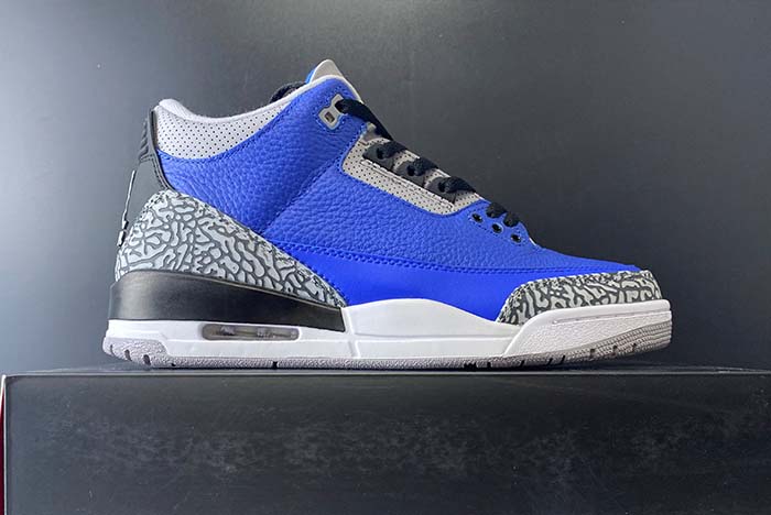 Air Jordan 3 “Varsity Royal” CT8532-400