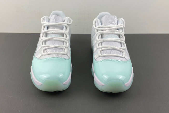 Air Jordan 11 Low “Igloo” AH7860-103