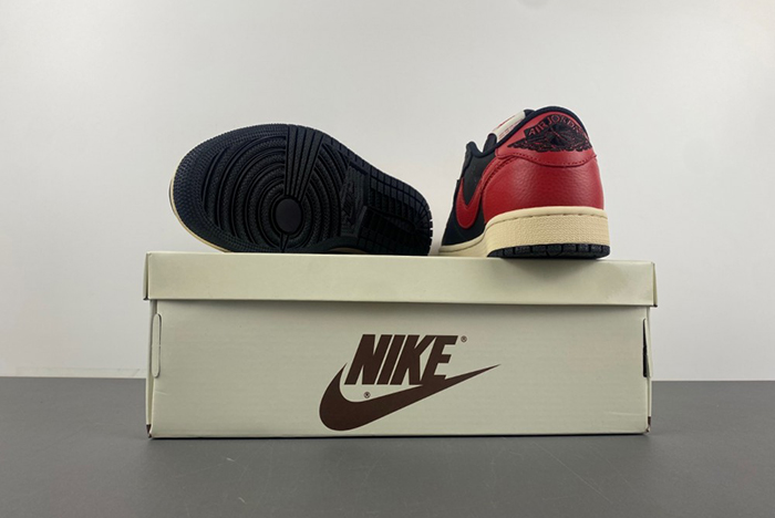 Travis Scott x Air Jordan 1 Low OG DM7866-061