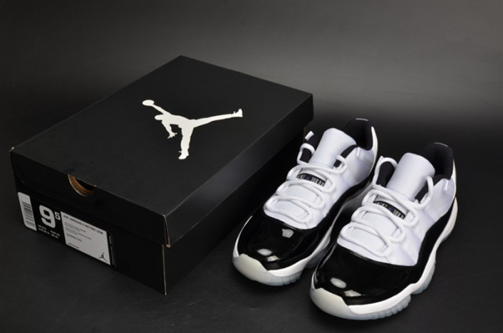 AIR JORDAN 11 RETRO LOW 