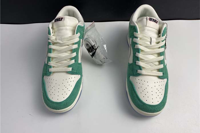 Kasina x Nike Dunk Low Road Sign Neptune Green CZ6501-101