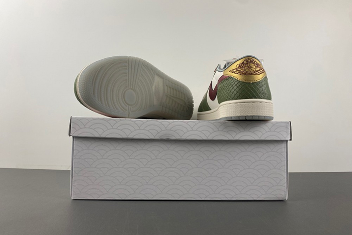 Air Jordan 1 Retro Low OG 