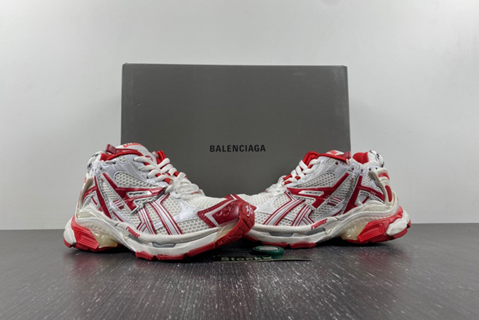 7.0 Balenciaga/ 677402-W3RB2-9060