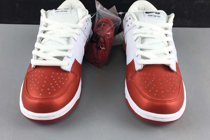 Supreme x Nike SB Dunk Low CK3480-600