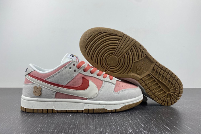 Nike Dunk Low SE  DO9457-110