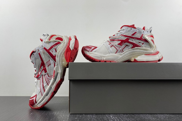 7.0 Balenciaga/ 677402-W3RB2-9060