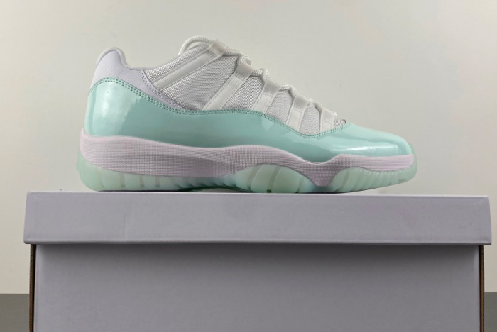 Air Jordan 11 Low “Igloo” AH7860-103
