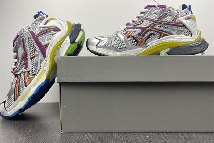 7.0 BALENCIAGA -Runner 21