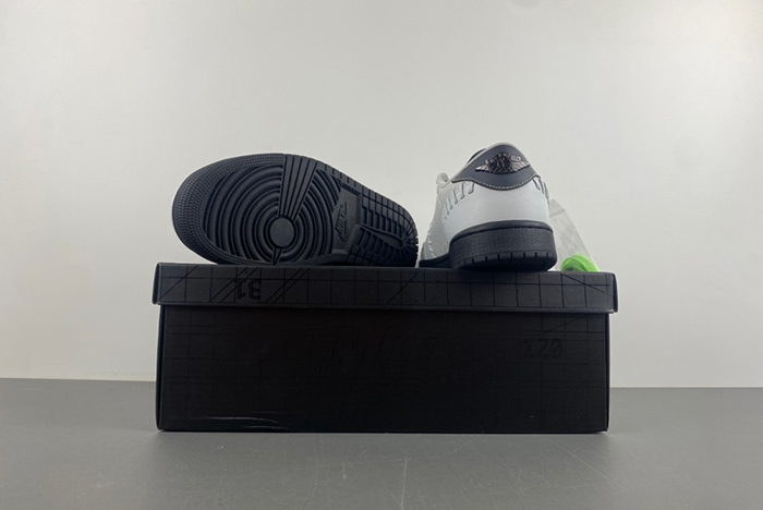 Air Jordan 1 Low HM3689-001