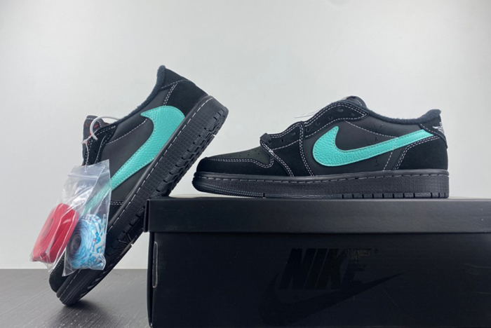 Travis Scott x Air Jordan 1 Low