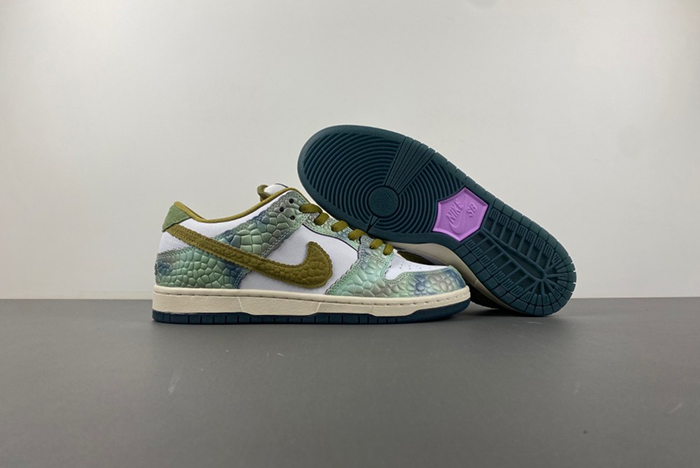 Alexis Sablone x Dunk Low SB 