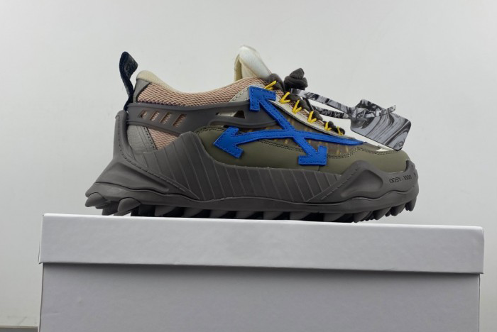 Off-White c/o Virgil Abloh 。