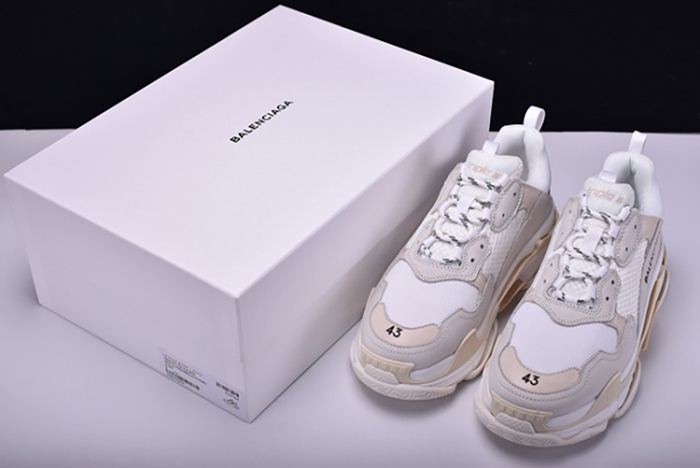 BALENCIAGA 17FW TRIPLE S 490671-W06F1-9000