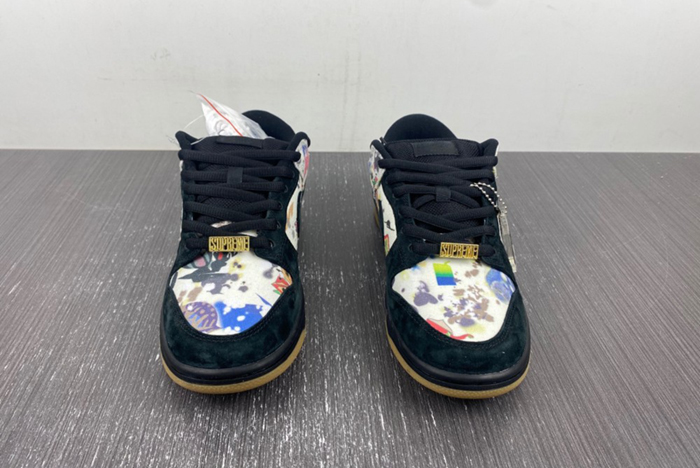 Dunk SB Supreme × Nike Dunk Low “Rammellzee”  FD8778-001