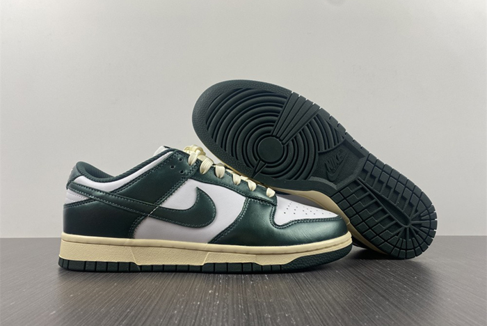 Nike Dunk Low “Vintage Green”  DQ8580-100