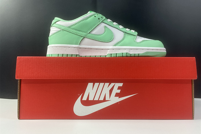 Nike Dunk Low WMNS Green Glow DD1503-105