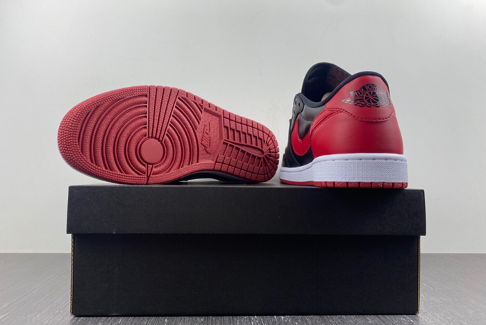 Air Jordan 1 Low OG “Bred”  705329-001