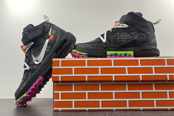 OFF-WHITE x Nike Air Force 1 Mid DO6290-001