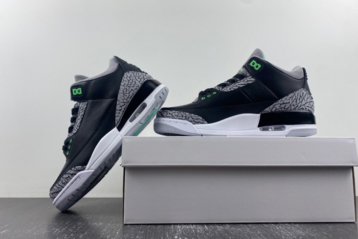Air Jordan 3 “Green Glow” CT8532-031