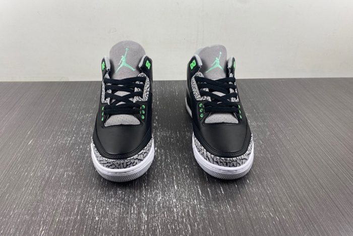 Air Jordan 3 “Green Glow” CT8532-031