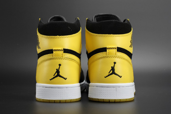 Air Jordan 1 Retro Mid 