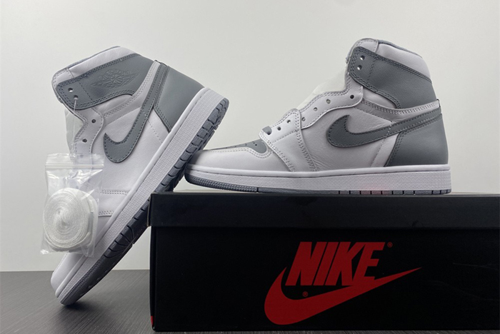 Air Jordan 1 High OG ‘Stealth  555088-037