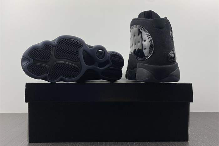 AJ 13 AIR JORDAN 13  ‘ Cap and Gown " 414571-012