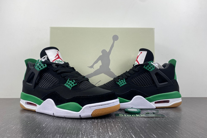Nike SB x Air Jordan 4 DR5415-030